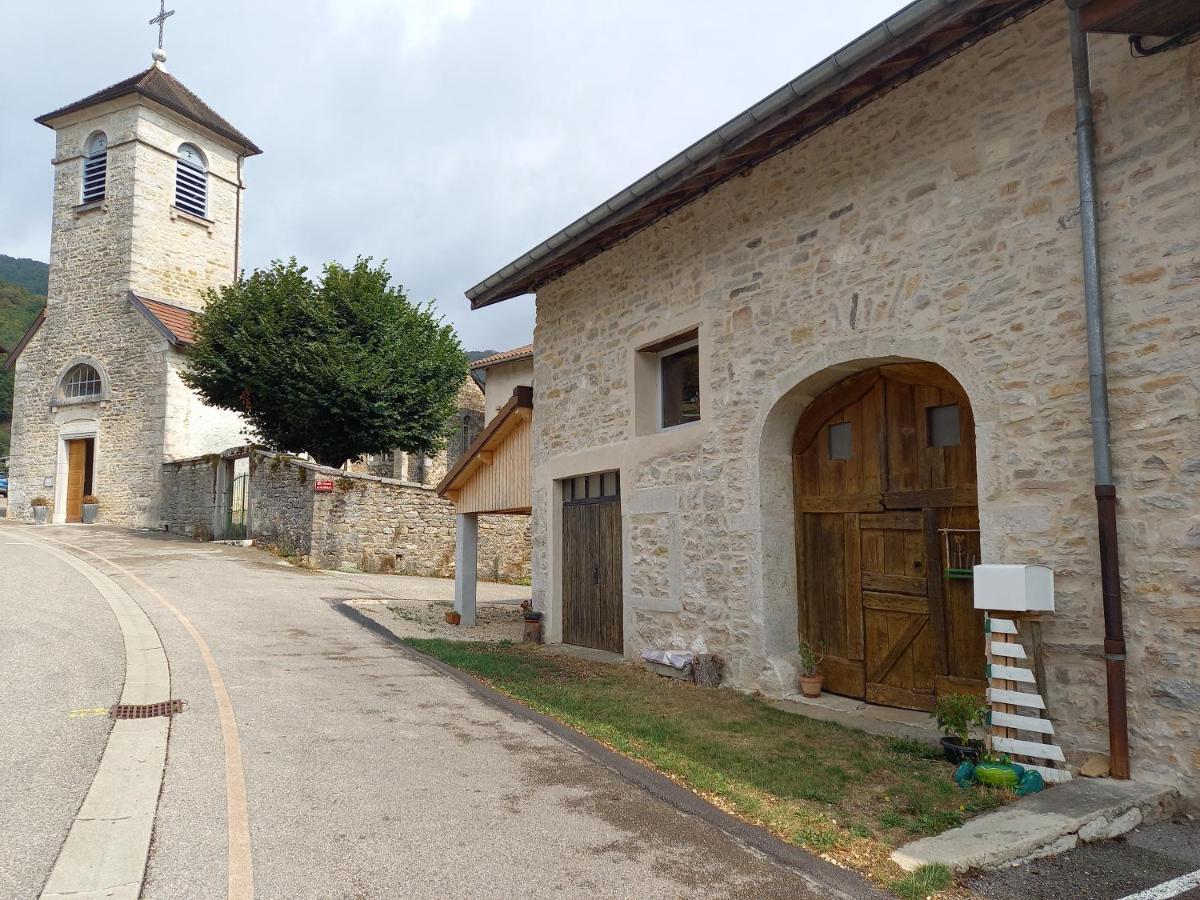 La Vie Du Bief Acomodação com café da manhã Bolozon Exterior foto